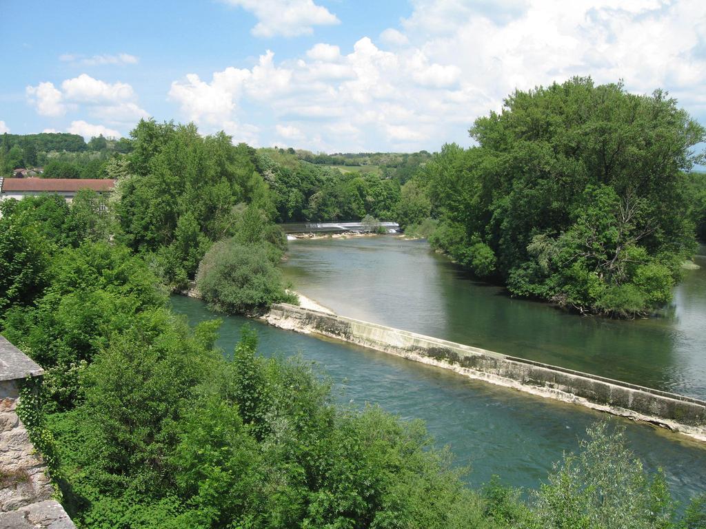 Au Faisan Dore Neuville-sur-Ain Екстер'єр фото